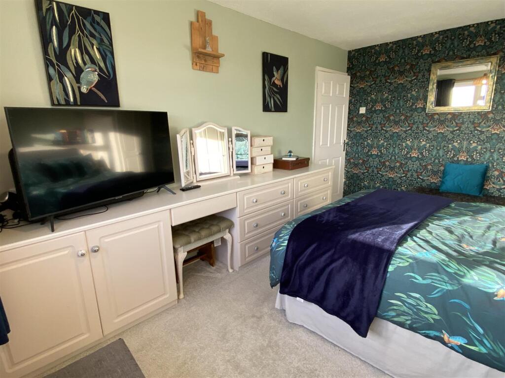 Additional property image - Tennyson Avenue, Swadlincote DE11 0DT