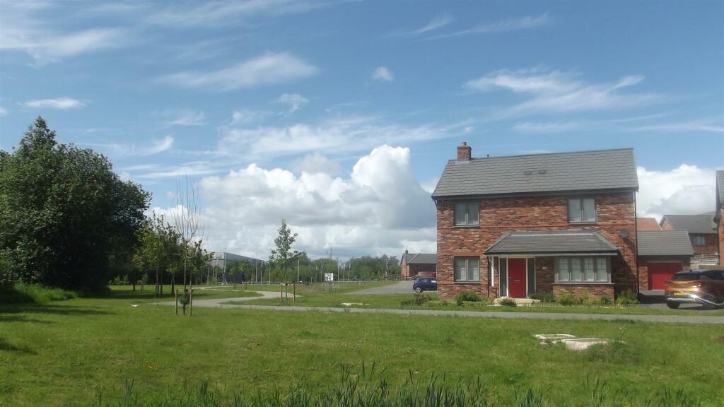 Additional property image - Jade Close, Swadlincote DE11