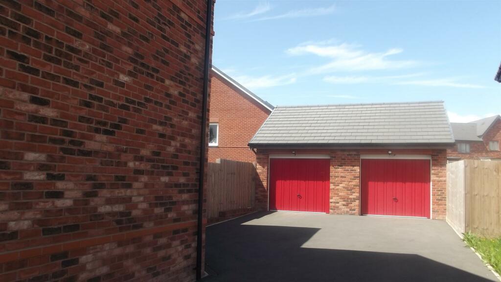 Additional property image - Jade Close, Swadlincote DE11