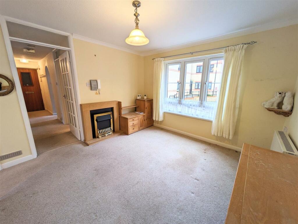 2 bedroom flat for sale in Alexandra Road, Barnstaple, EX32