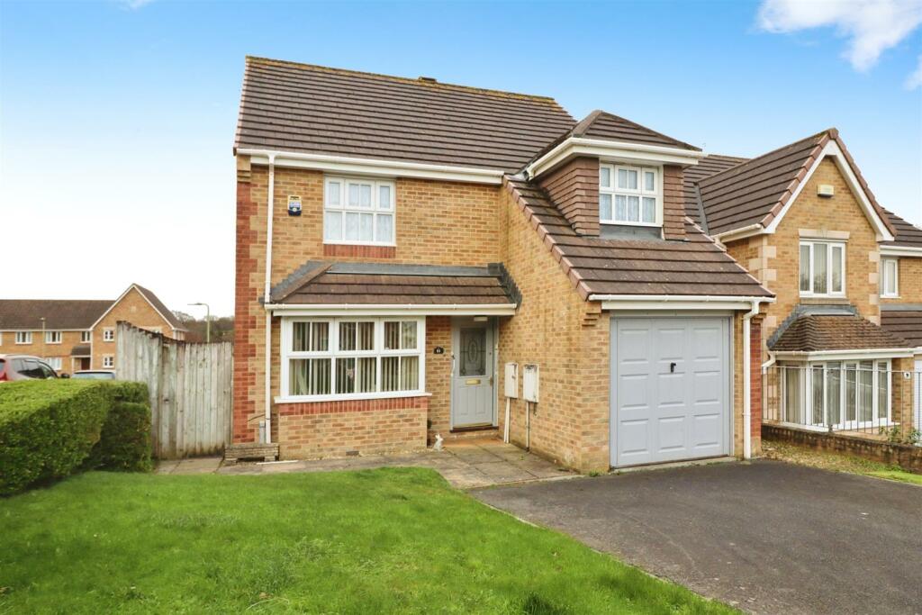 4 bedroom detached house