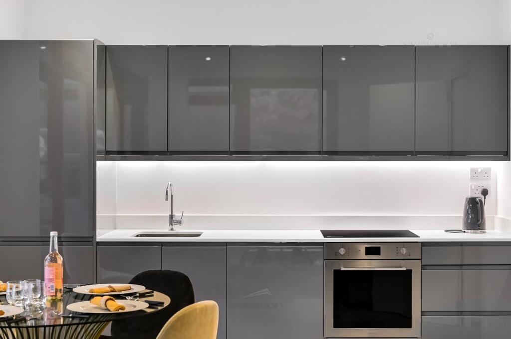 Main image of property: Silbury Boulevard, Milton Keynes, MK9