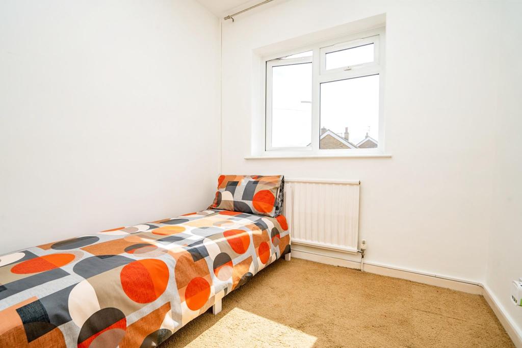 6 bedroom detached house for sale in Harrowgate Drive, Birstall, Leicester, Leicestershire, LE4