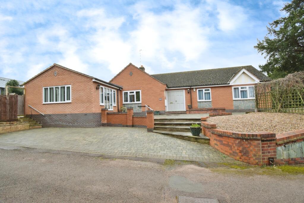 2 bedroom detached house for sale in Birstall Road, Birstall, Leicester, LE4