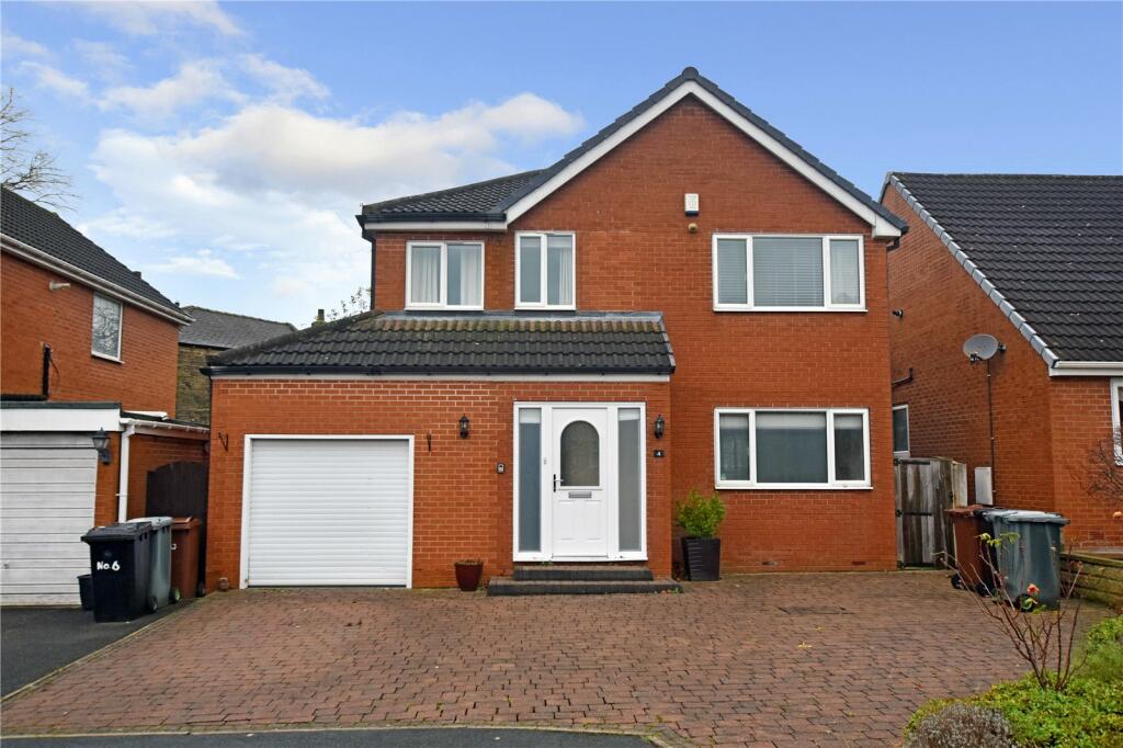 4 bedroom detached house for sale in Waterhouse Drive, East Ardsley
