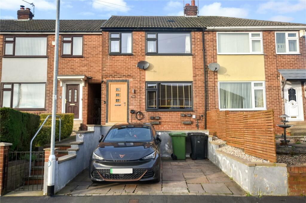 3 bedroom town house for sale in Margaret Close, Morley, Leeds, West