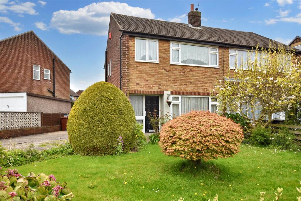 3 bedroom semidetached house for sale in Reedsdale Gardens, Gildersome