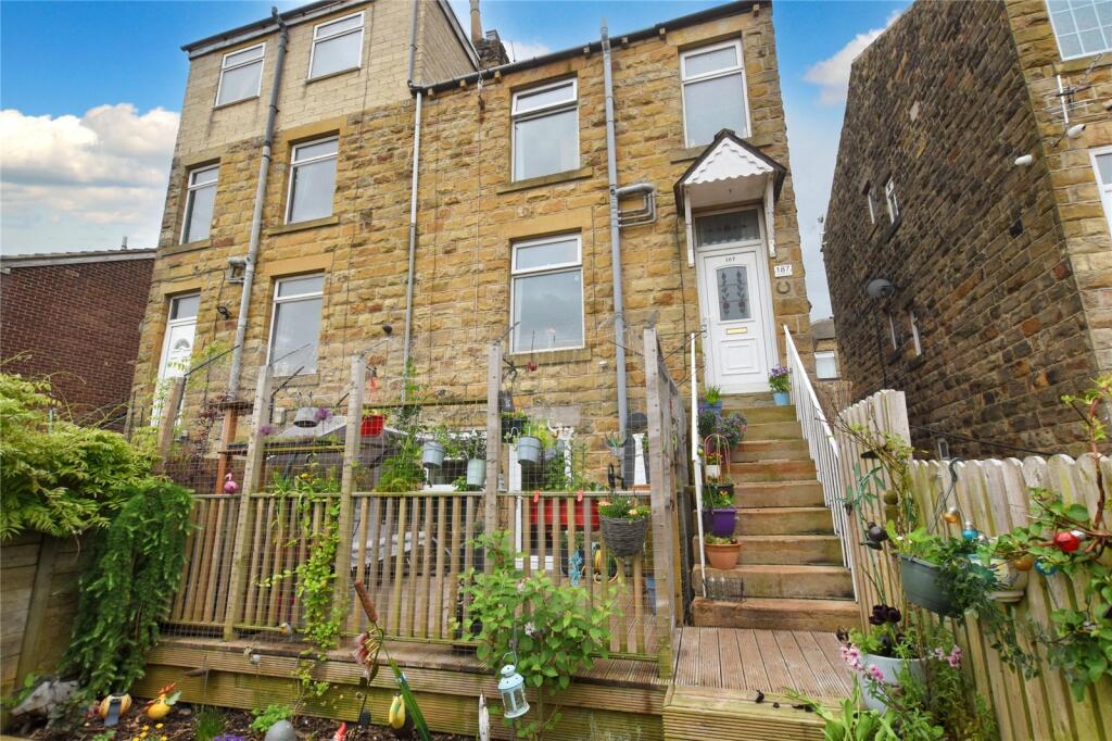 1 bedroom terraced house for sale in Commonside, Batley, West Yorkshire, WF17