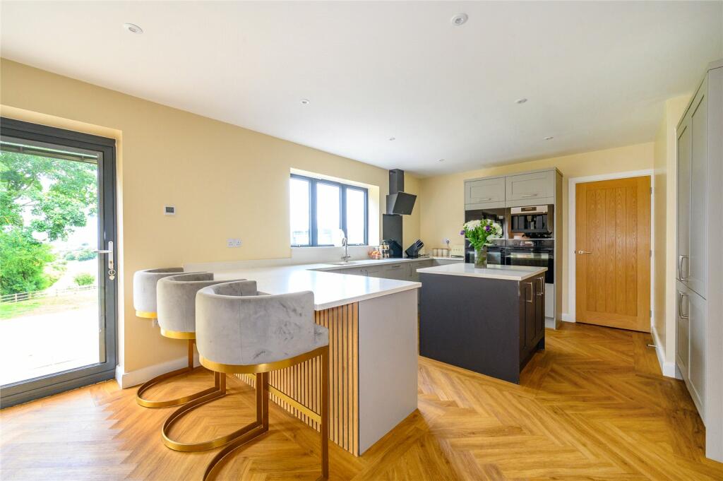 Additional property image - Wakefield Road, Drighlington, Bradford, West Yorkshire