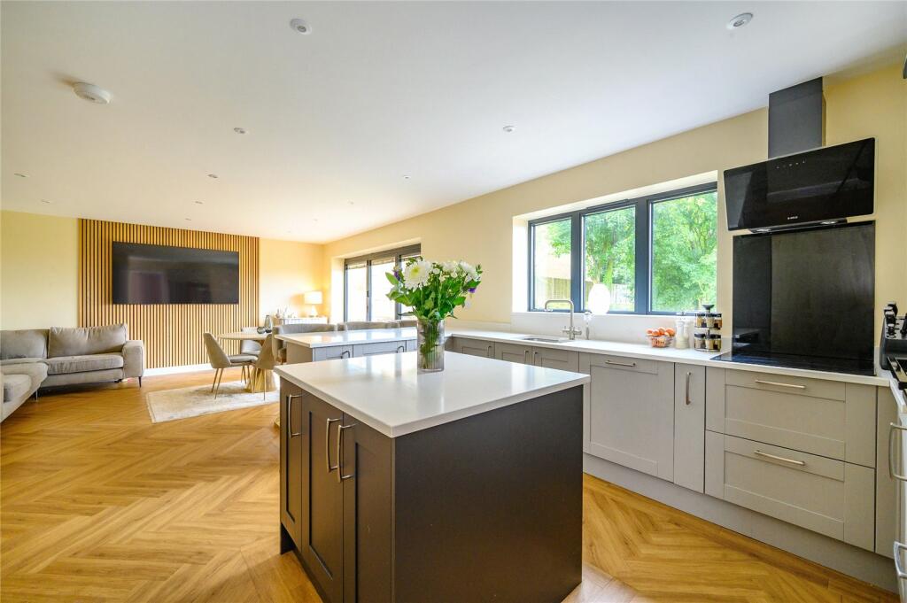 Additional property image - Wakefield Road, Drighlington, Bradford, West Yorkshire