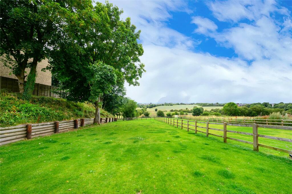 Additional property image - Wakefield Road, Drighlington, Bradford, West Yorkshire