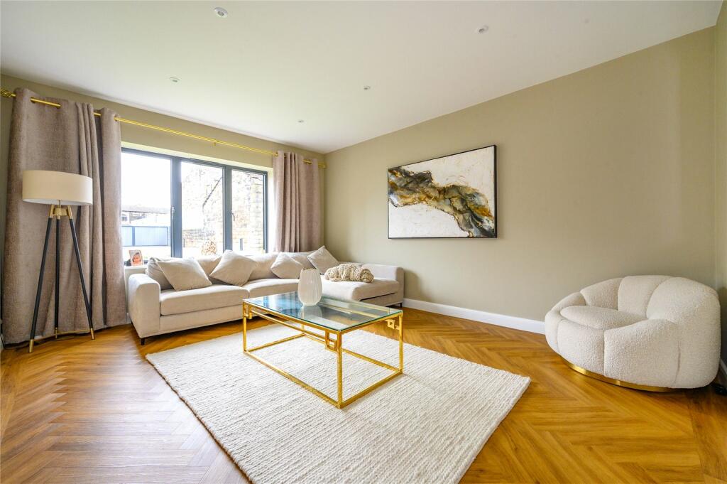Additional property image - Wakefield Road, Drighlington, Bradford, West Yorkshire