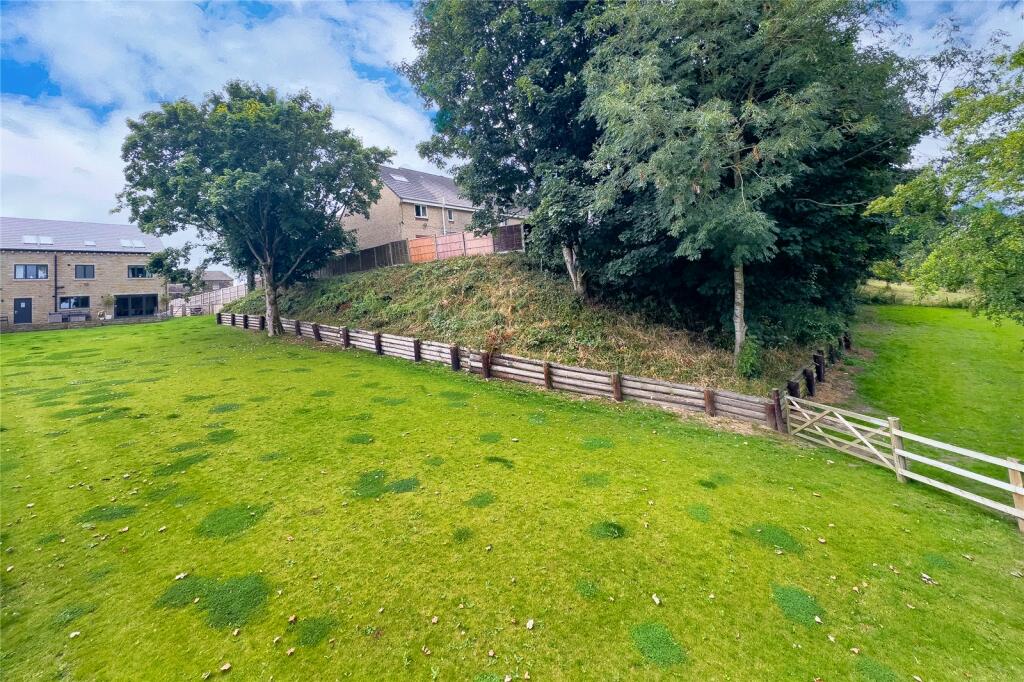 Additional property image - Wakefield Road, Drighlington, Bradford, West Yorkshire