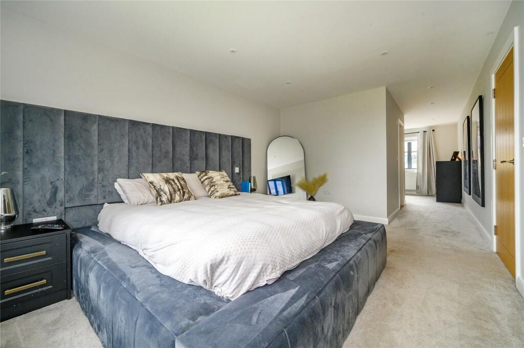 Additional property image - Wakefield Road, Drighlington, Bradford, West Yorkshire