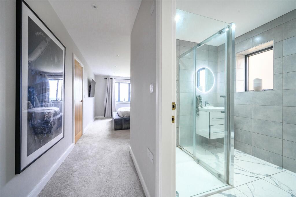 Additional property image - Wakefield Road, Drighlington, Bradford, West Yorkshire