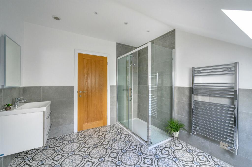 Additional property image - Wakefield Road, Drighlington, Bradford, West Yorkshire