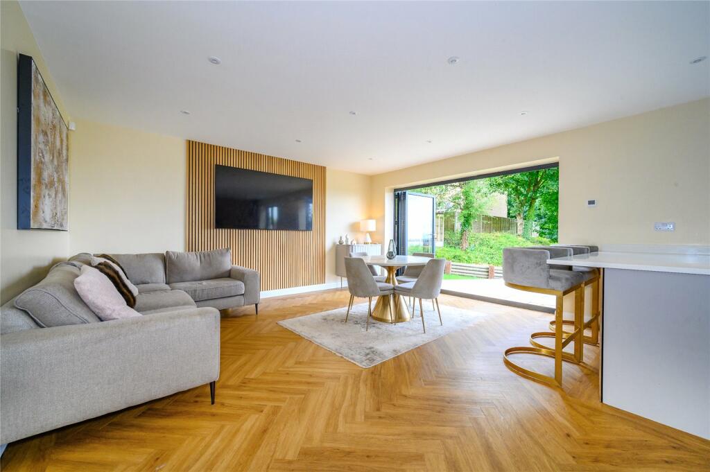 Additional property image - Wakefield Road, Drighlington, Bradford, West Yorkshire