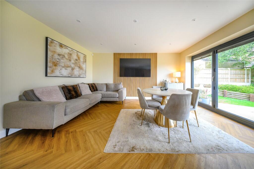 Additional property image - Wakefield Road, Drighlington, Bradford, West Yorkshire