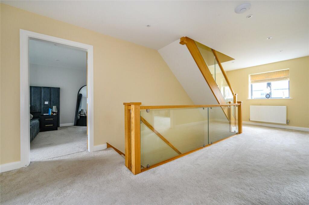 Additional property image - Wakefield Road, Drighlington, Bradford, West Yorkshire