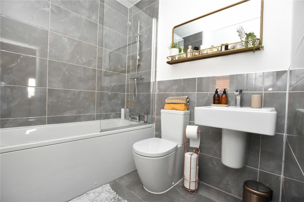 Additional property image - Crocus Drive, Drighlington, Bradford, West Yorkshire