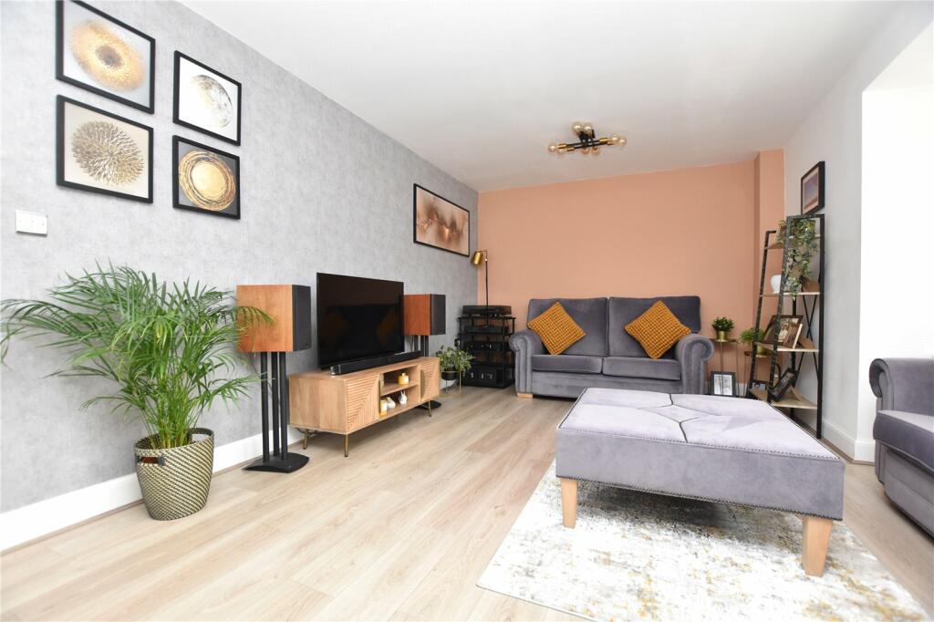 Additional property image - Crocus Drive, Drighlington, Bradford, West Yorkshire