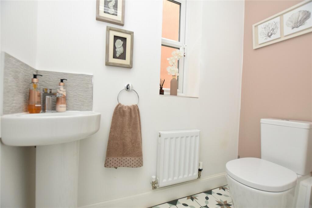 Additional property image - Crocus Drive, Drighlington, Bradford, West Yorkshire