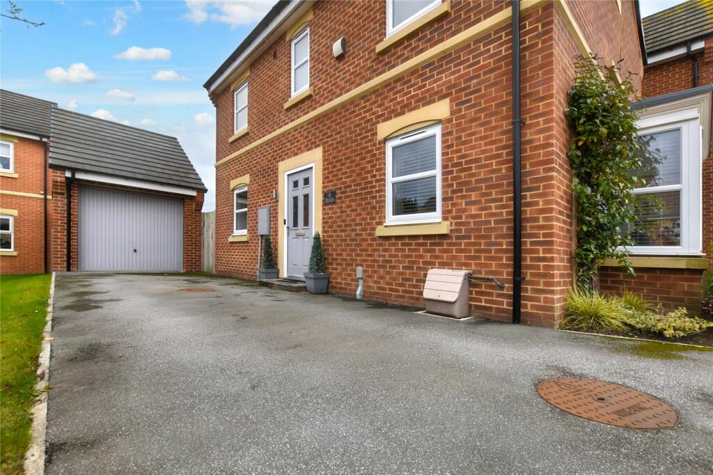 Additional property image - Crocus Drive, Drighlington, Bradford, West Yorkshire
