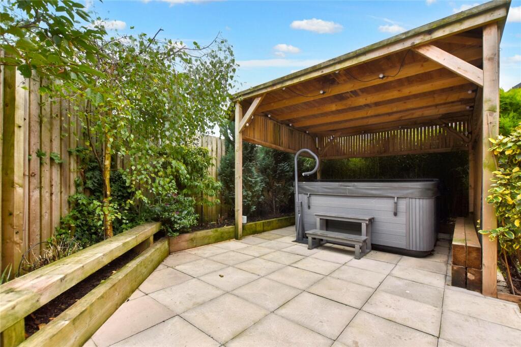 Additional property image - Crocus Drive, Drighlington, Bradford, West Yorkshire