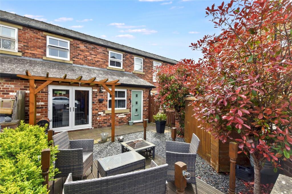 Main image of property: 2 Park Mews, East Park Street, Morley, Leeds, West Yorkshire