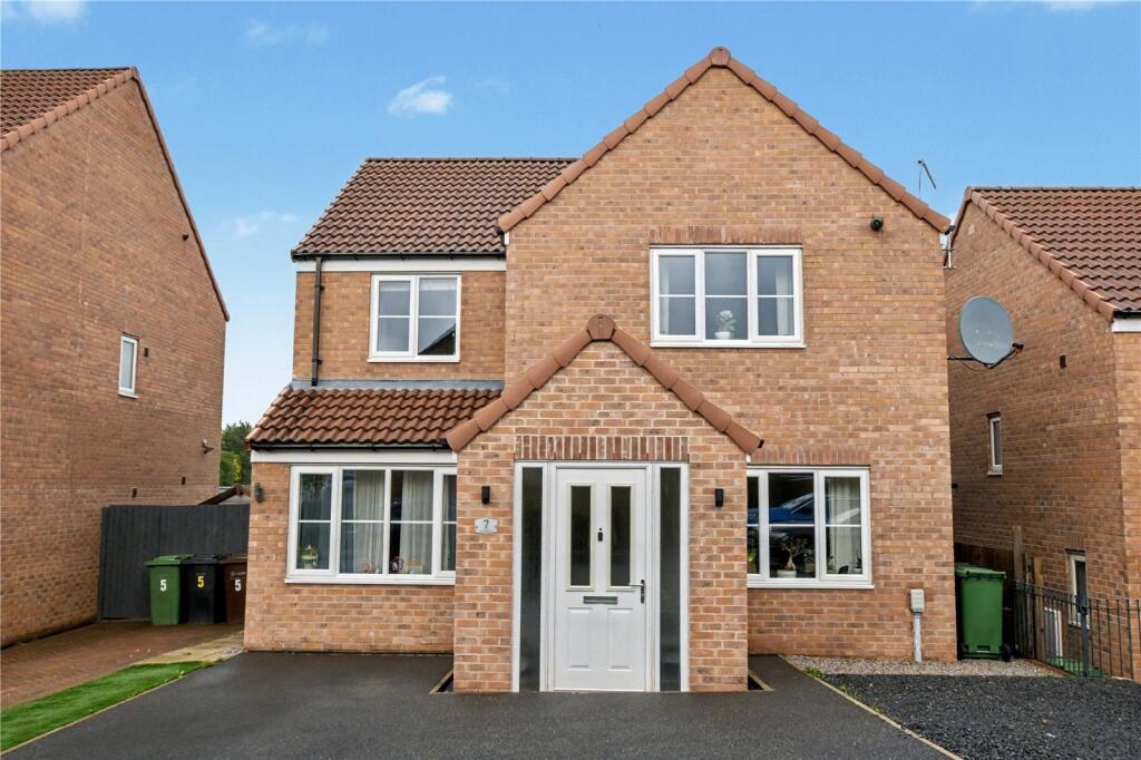 Main image of property: Fairfield Rise, Churwell, Morley, Leeds