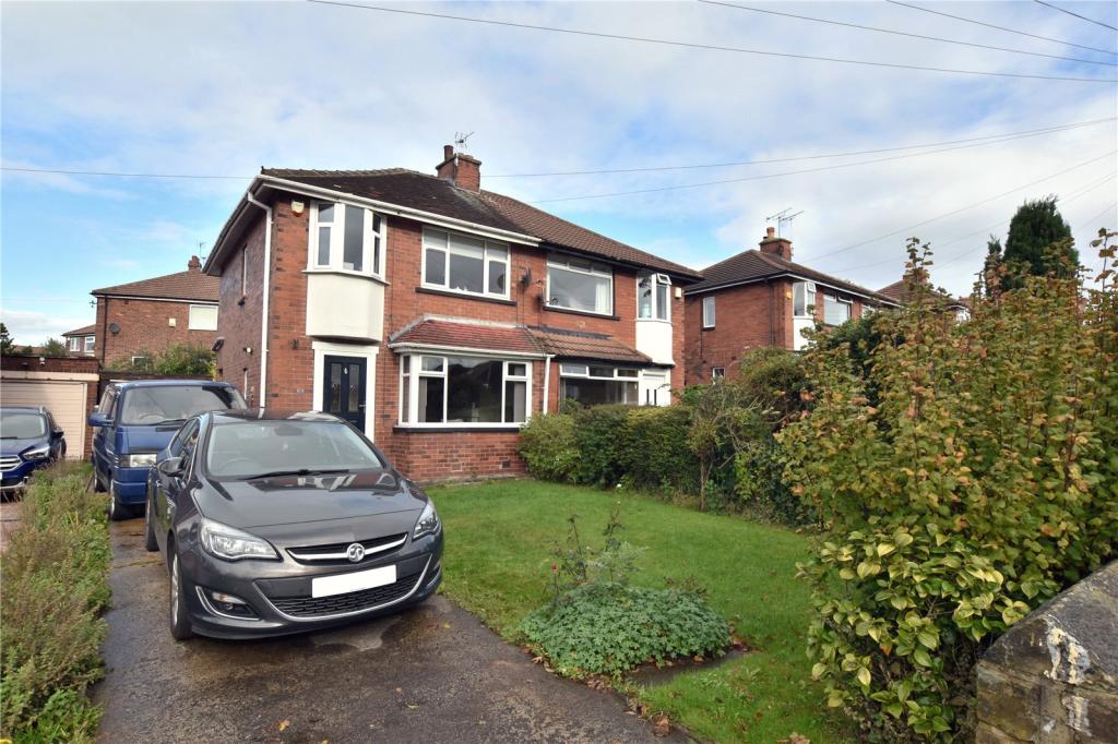 3 bedroom semidetached house for sale in Harthill Parade, Gildersome