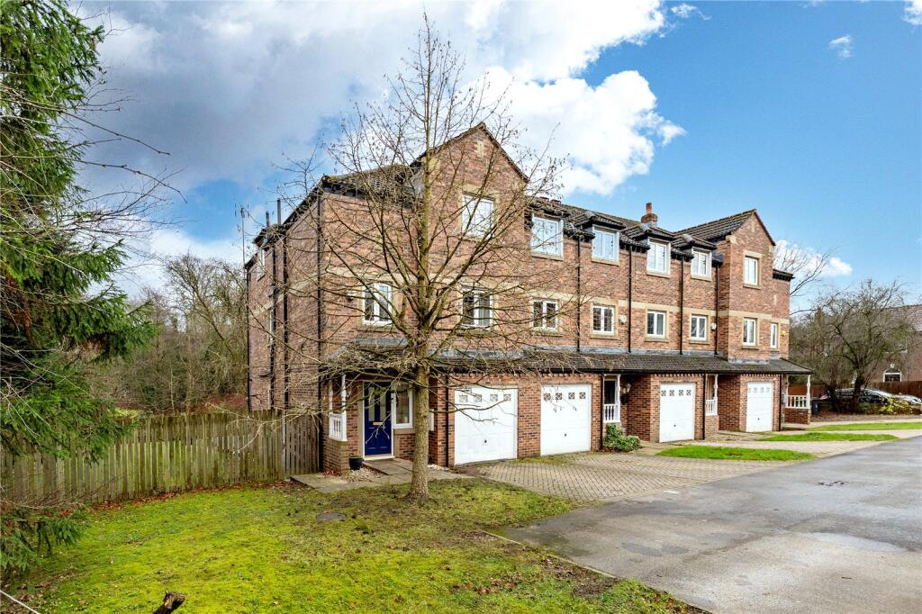 Main image of property: Acrewood Close, Leeds