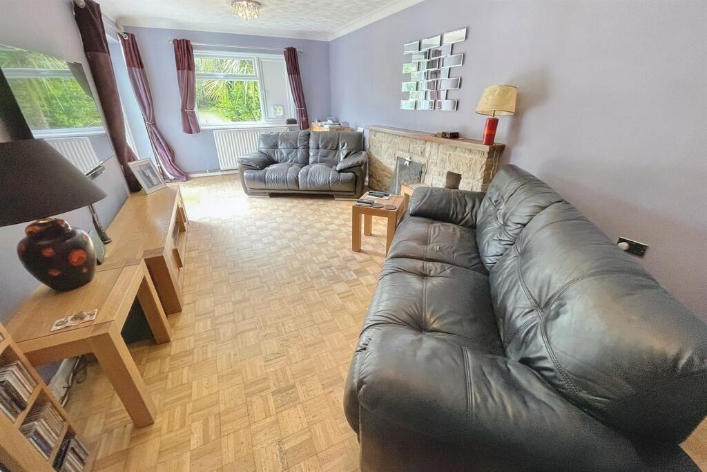 3 bedroom detached bungalow for sale in Sandford, BH20