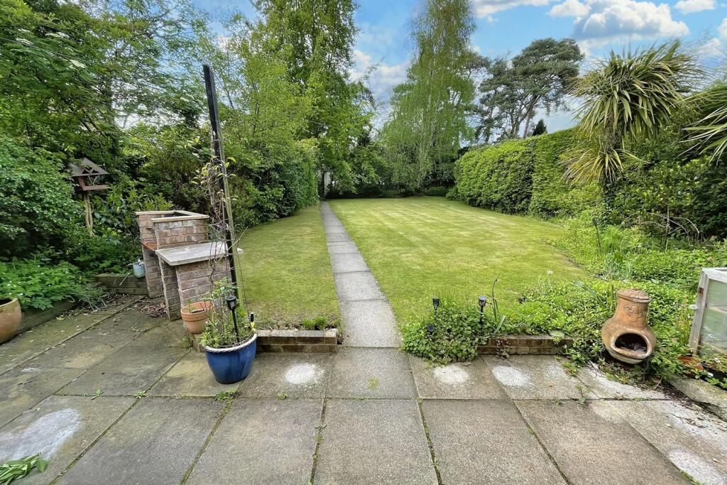 3 bedroom detached bungalow for sale in Sandford, BH20