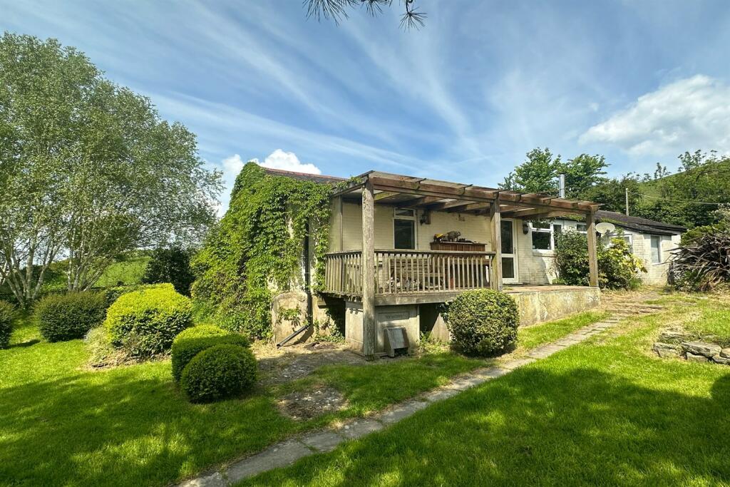 Additional property image - Knitson