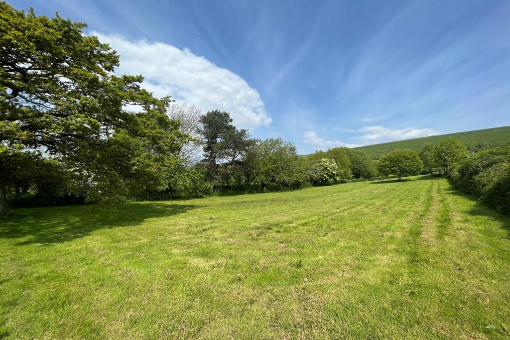 Additional property image - Knitson