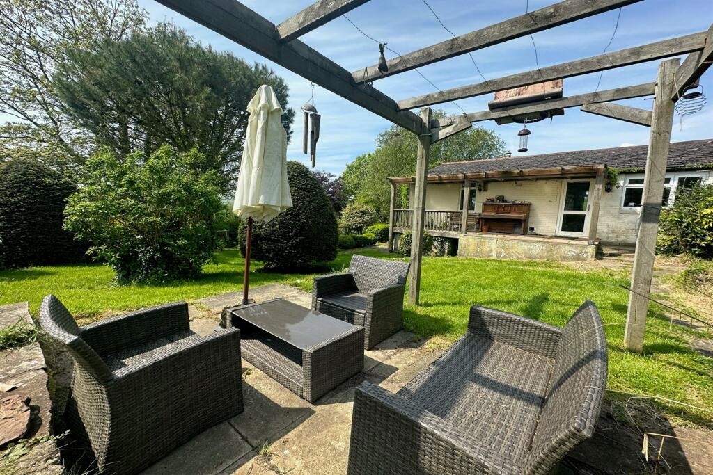 Additional property image - Knitson