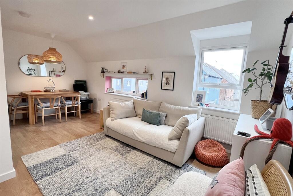 Additional property image - Wool