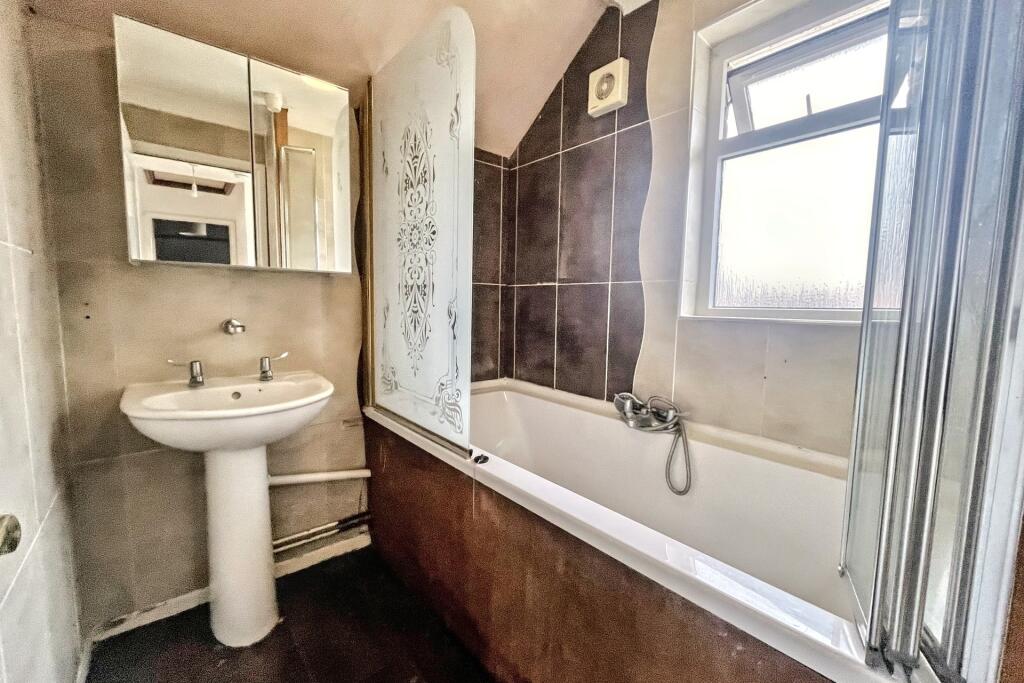Additional property image - Wool