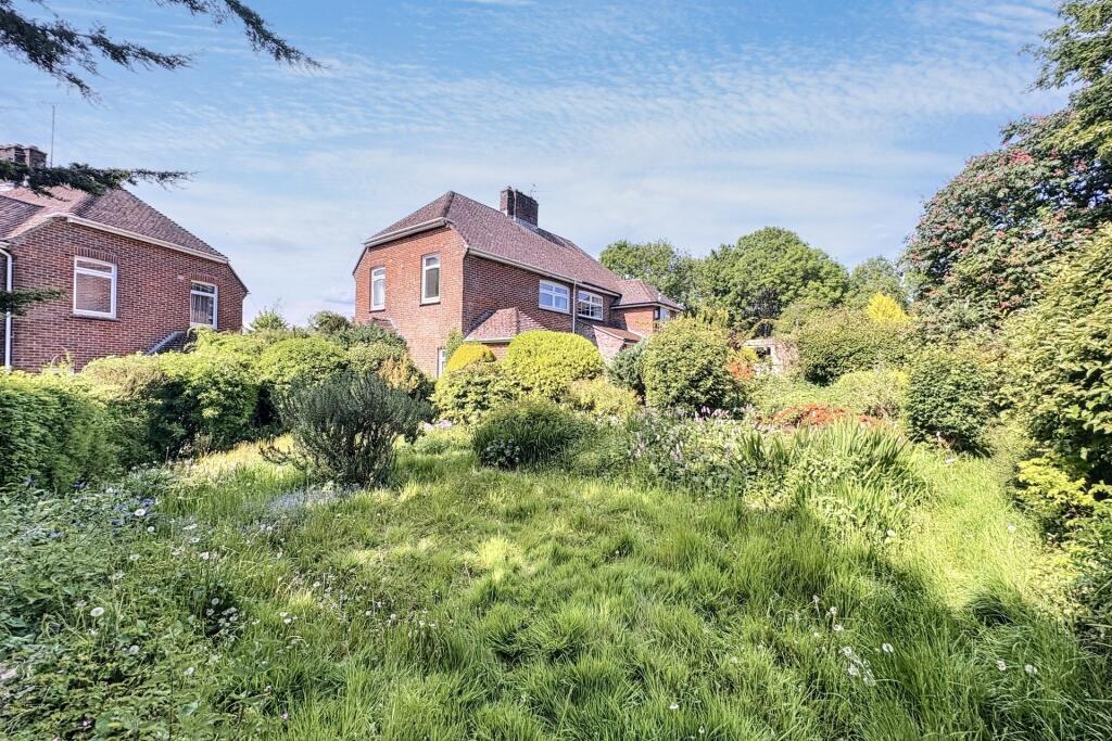 3 bedroom semi-detached house