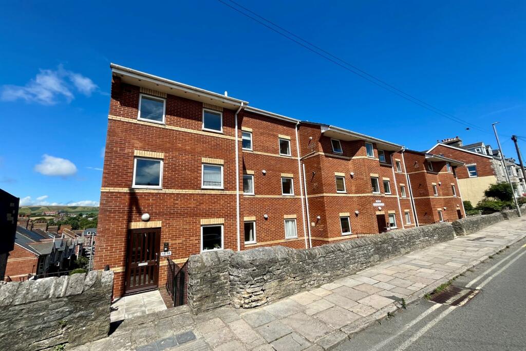 2 bedroom flat for sale in Swanage, BH19