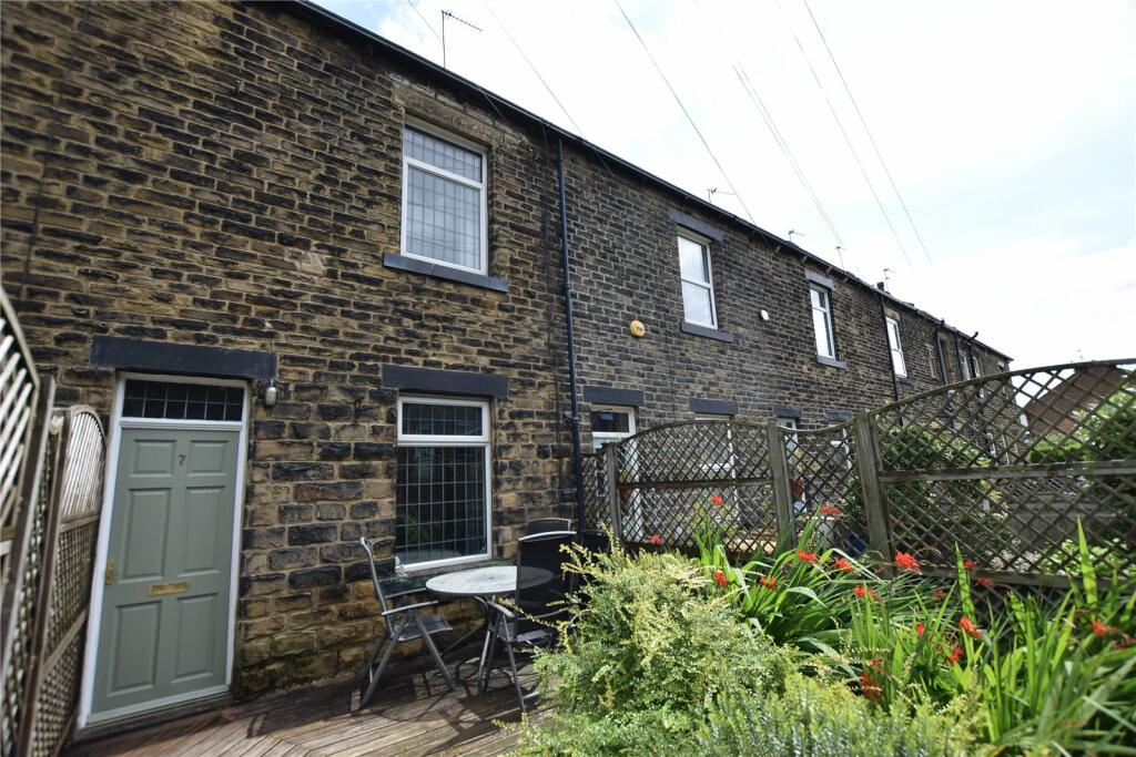2 bedroom end of terrace house for rent in Rosemont Avenue, Pudsey, West Yorkshire, LS28