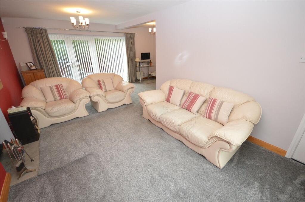 4 bedroom detached house for sale in Hargrave Crescent, Menston, Ilkley