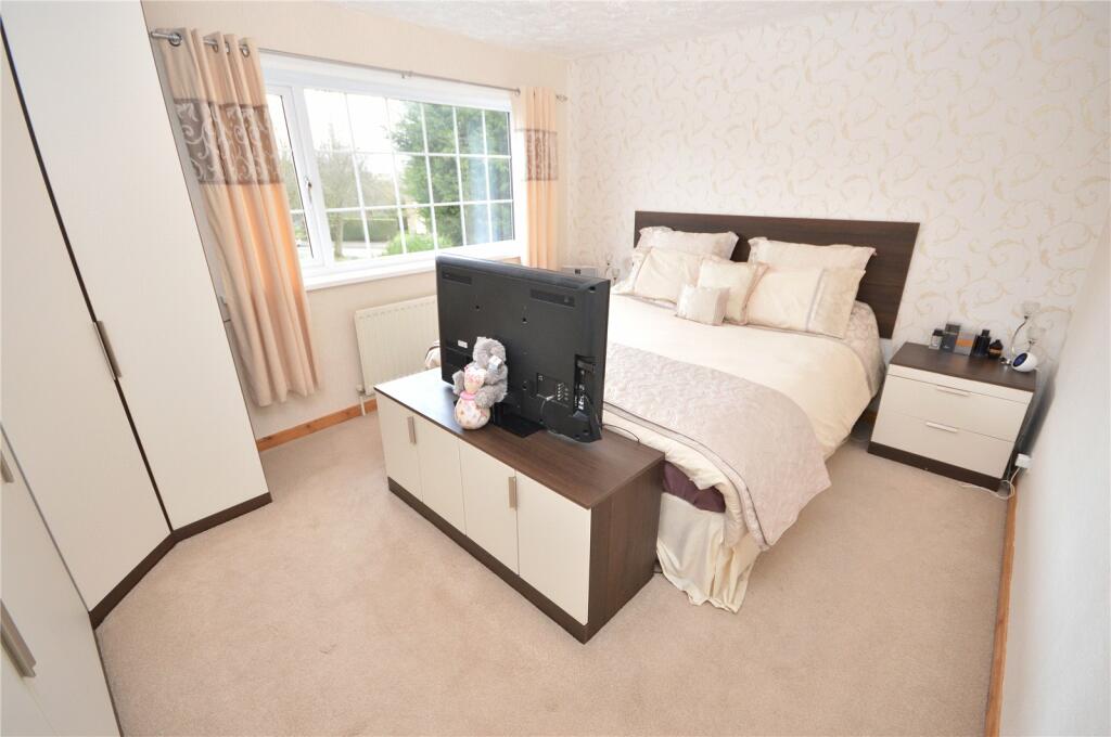 4 bedroom detached house for sale in Hargrave Crescent, Menston, Ilkley