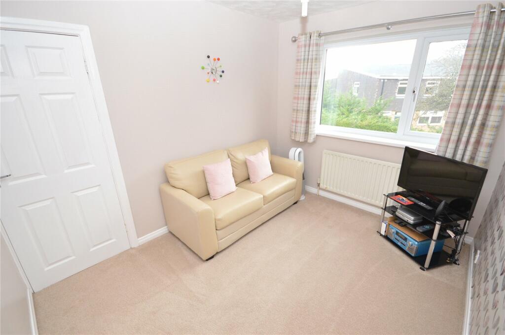 4 bedroom detached house for sale in Hargrave Crescent, Menston, Ilkley