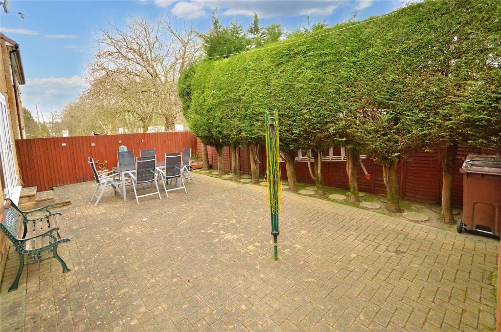 4 bedroom detached house for sale in Hargrave Crescent, Menston, Ilkley