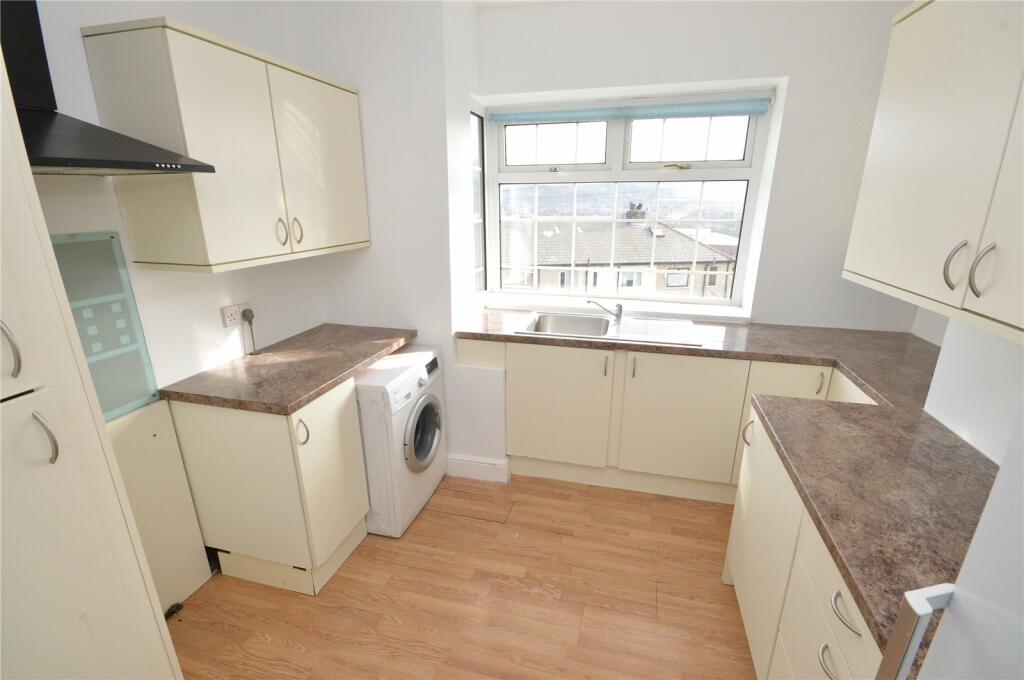 2 bedroom bungalow for sale in Rockcliffe Avenue, Baildon, Shipley