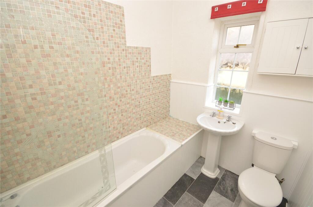 2 bedroom bungalow for sale in Rockcliffe Avenue, Baildon, Shipley