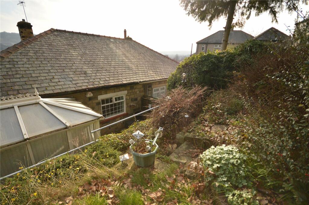 2 bedroom bungalow for sale in Rockcliffe Avenue, Baildon, Shipley