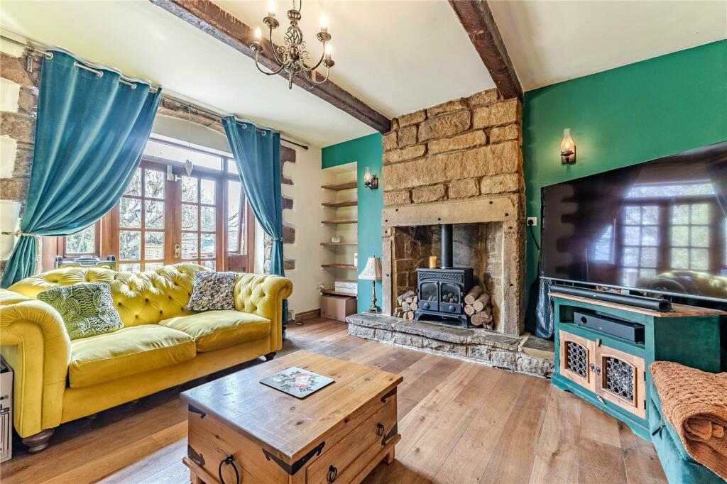 5 bedroom terraced house for sale in Mount Pleasant, Guiseley, Leeds, West Yorkshire, LS20